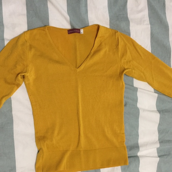 Fitted, flattering sweater - Picture 1 of 6